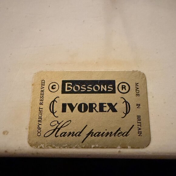 Bossons Ivorex 3D Wall Plaque TOWER OF LONDON Hand Painted 11" X 7" FLAW - Picture 8 of 8